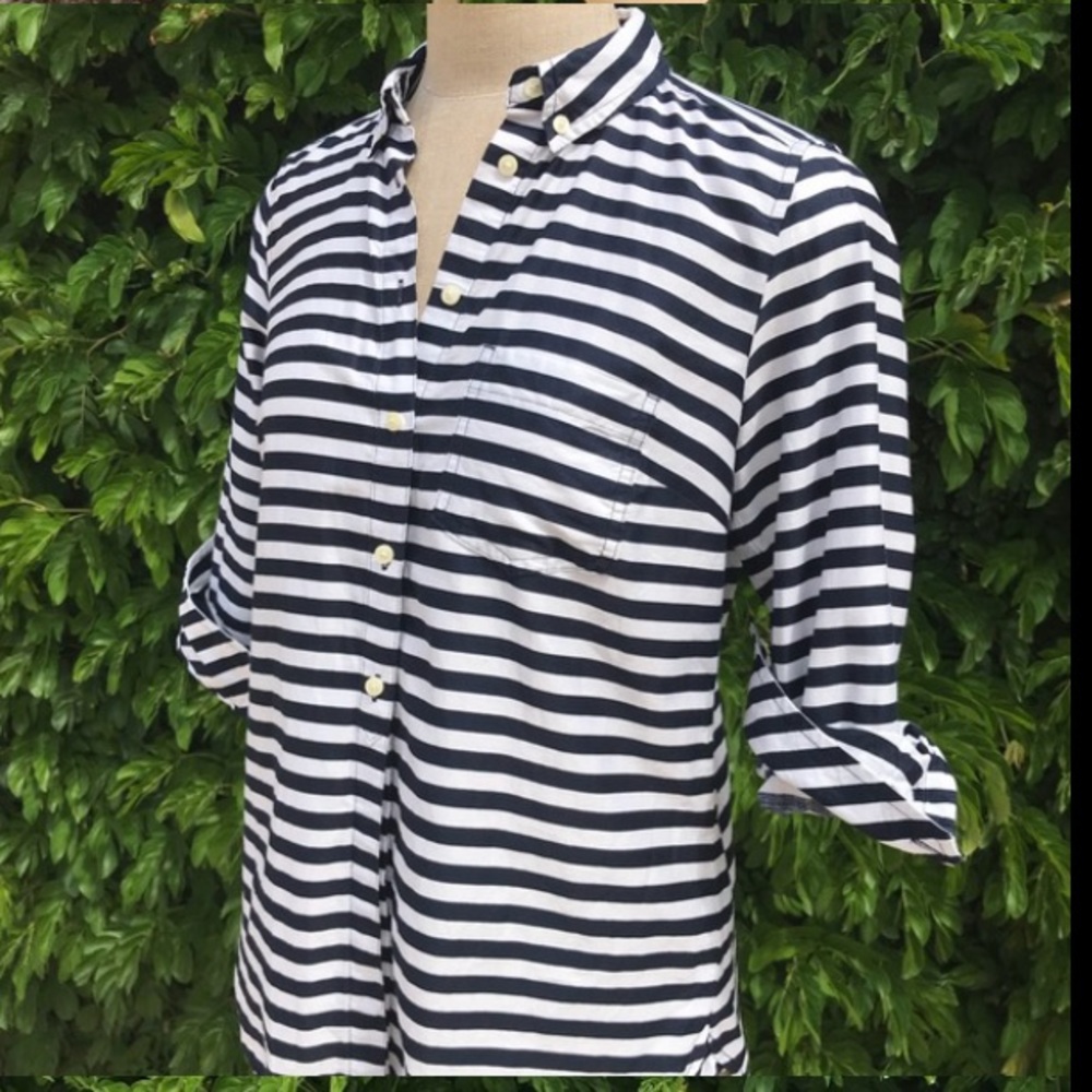 Gap White/Navy Stripe Tailored Button Down Shirt